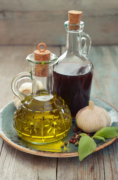 Aceite de oliva y vinagre de vino — Foto de Stock