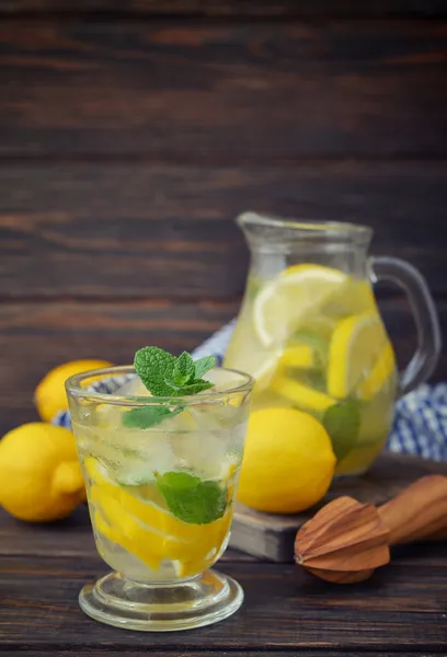 Limonáda s čerstvým citronem — Stock fotografie