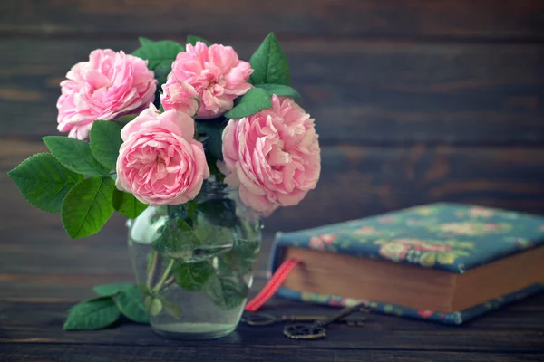Букет чайных роз — стоковое фото