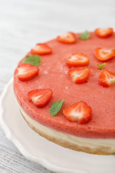 Erdbeerkäsekuchen — Stockfoto