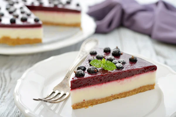 Black currant cheesecake — Stock Photo, Image