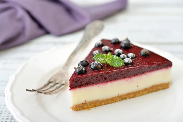 Black currant cheesecake — Stock Photo, Image