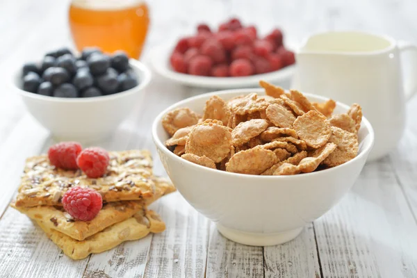 Whole-grain flakes — Stock Photo, Image