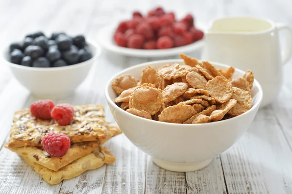 Whole-grain flakes — Stock Photo, Image