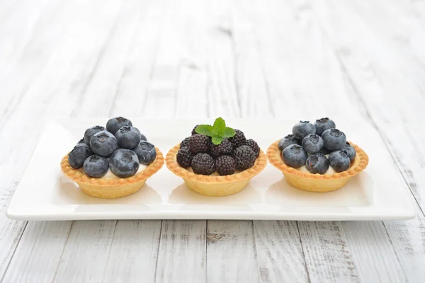 Mini crostata con more fresche — Foto Stock