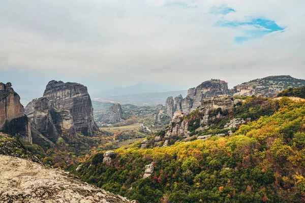 Μετέωρα Μοναστήρια Ελλάδα Καλαμπάκα Μνημείο Παγκόσμιας Κληρονομιάς Unesco Πολύχρωμο Φθινοπωρινό — Φωτογραφία Αρχείου