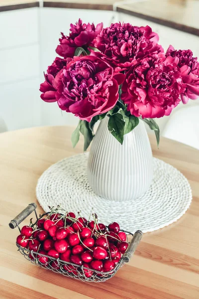 Bouquet Purple Peony Flowers Interior Kitchen Closeu — Photo