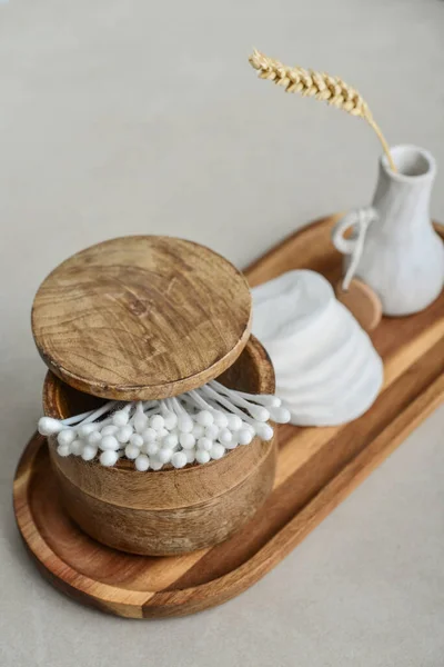 Cotton Buds Wooden Box Facial Cotton Pads Wooden Tray Light — Stock Photo, Image