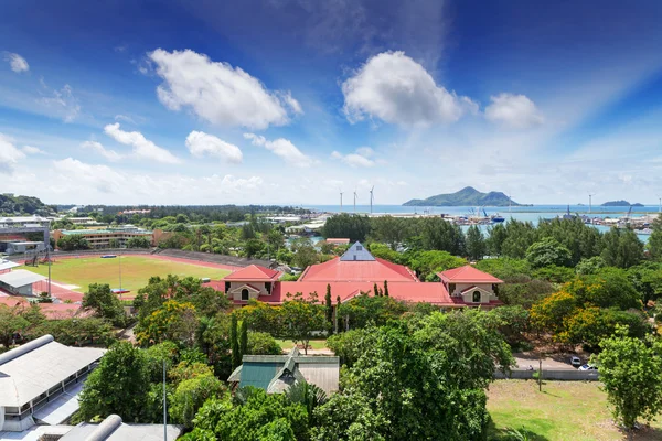 Una vista de la capital de Seychelles Victoria, Mahe — Foto de Stock