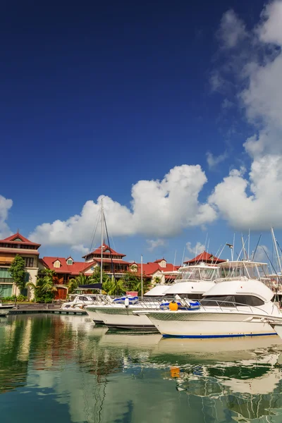 Barcos y aria residencial en Eden Island, Seychelles — Foto de Stock