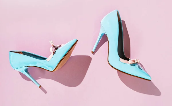 Pare Light Blue High Heel Shoes Pink Background Shadow Flat — Stock Photo, Image