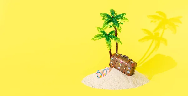 Toy Beach Mini Suitcase Palm Tree Sand Yellow Background Creative — Stock fotografie
