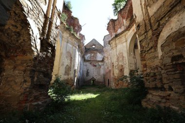 Monastery of the Discalced Carmelites in Zagrze - monumental ruins of the 18th centuryThe Discalced Carmelite Monastery in Zagrze One of the few preserved fortified monasteries in Poland and in the former Polish-Lithuanian Commonwealth.