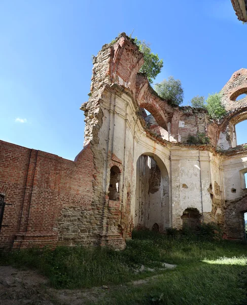Monastery of the Discalced Carmelites in Zagrze - monumental ruins of the 18th centuryThe Discalced Carmelite Monastery in Zagrze One of the few preserved fortified monasteries in Poland and in the former Polish-Lithuanian Commonwealth.