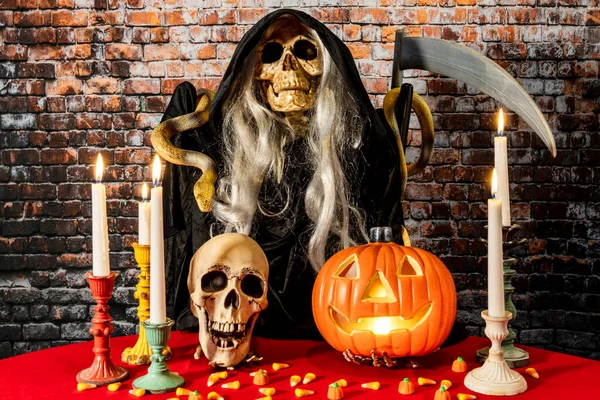 Horizontale Halloween Szene Mit Sensenmann Mit Totenkopf Und Jack Laterne — Stockfoto