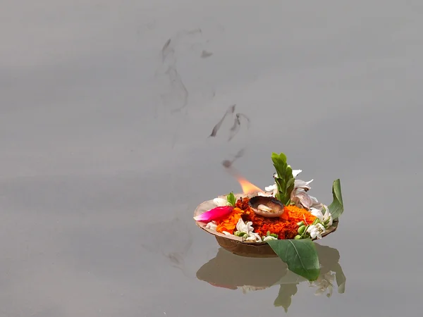 Bloemen op de ganges — Stockfoto