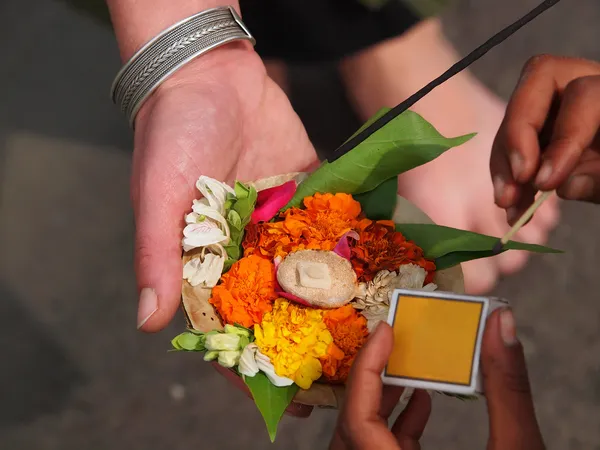 Flowers on the ganga — Stock Photo, Image