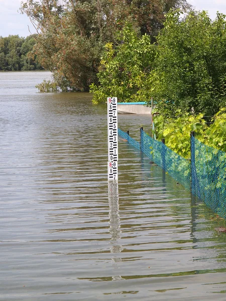 Flooded fence — Stock Photo, Image