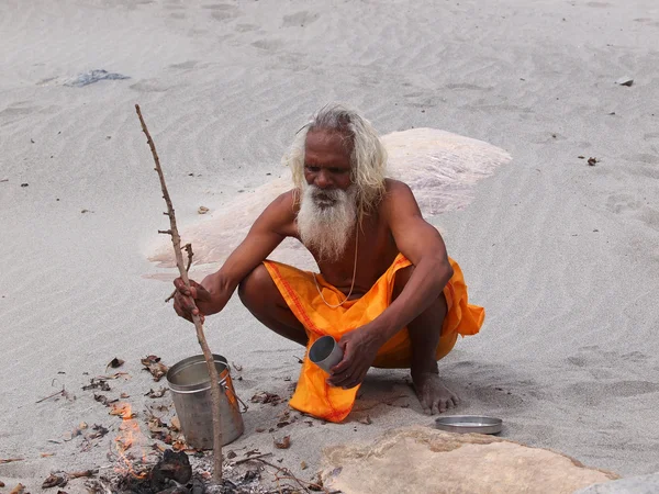 Sadhu on ganges — Stock Photo, Image