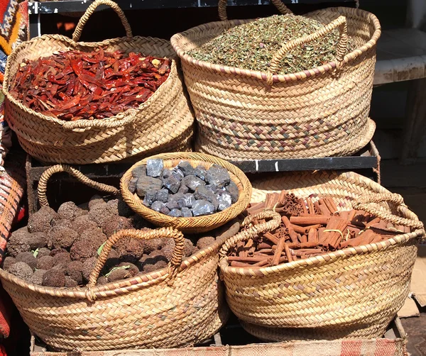 Kryddor på marknaden — Stockfoto