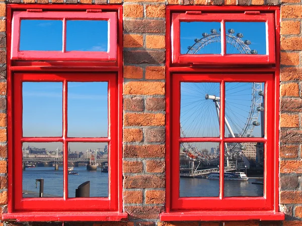 Vindow view on London eye — стоковое фото