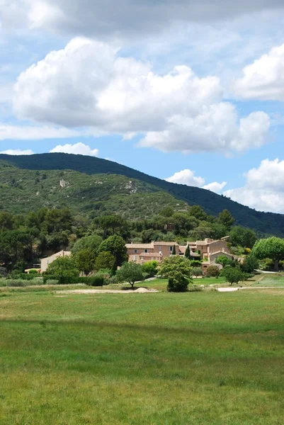 Casas de piedra en el campo Imagen de stock