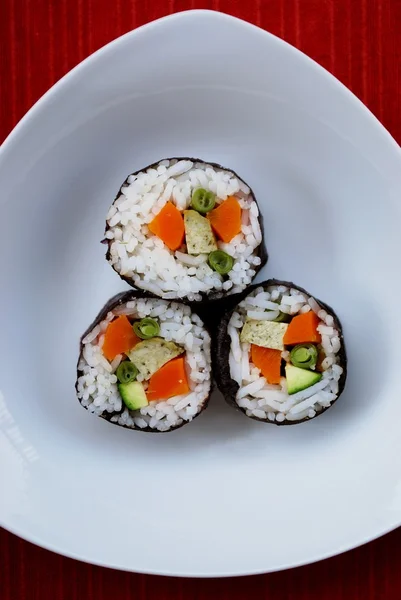 Rolos maki de sushi vegetariano — Fotografia de Stock