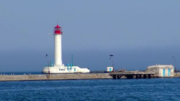 Ukraine Odessa Kwiecień 2016 Stara Latarnia Morska Komercyjnym Porcie Morskim — Wideo stockowe