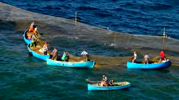 Ucrânia Krimea Grande Atlesh Junho 2016 Pescadores Pegam Tainha Mar — Vídeo de Stock