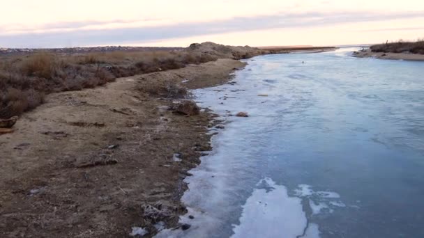 Лід Поверхні Води Морському Каналі Естуарії Тілігул Чорне Море — стокове відео