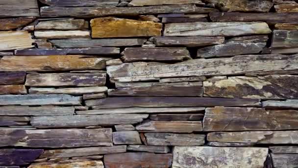 Parede Pedra Feita Arenito Natural Camadas Multi Coloridas — Vídeo de Stock