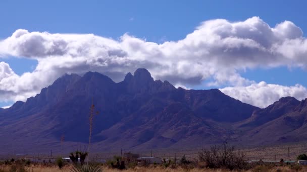 Хмари Швидко Пересуваються Високими Горами Нью Мексико Сша — стокове відео