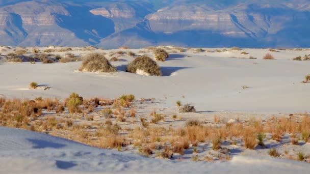 Dağların Üzerindeki Bulutlar Beyaz Alçıtaşı Kumlarında White Sands Ulusal Anıtı — Stok video
