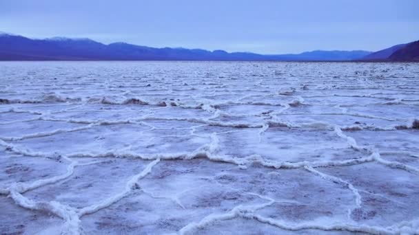 Smooth Salt Valley Cracked Swollen Salt Dead Salt Landscape Death — стоковое видео