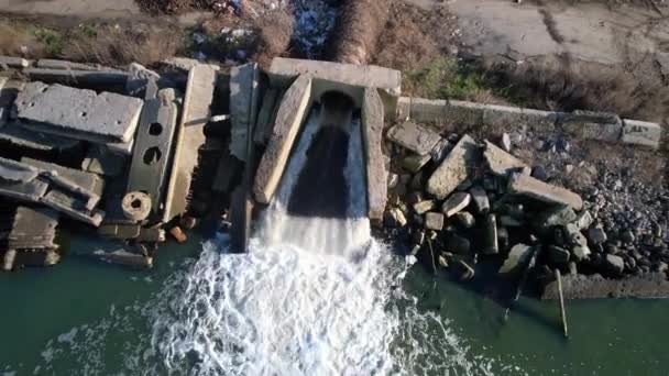 Økologi Ferskvand Strømmen Snavset Vand Fra Rensningsanlægget Udledninger Reservoir – Stock-video