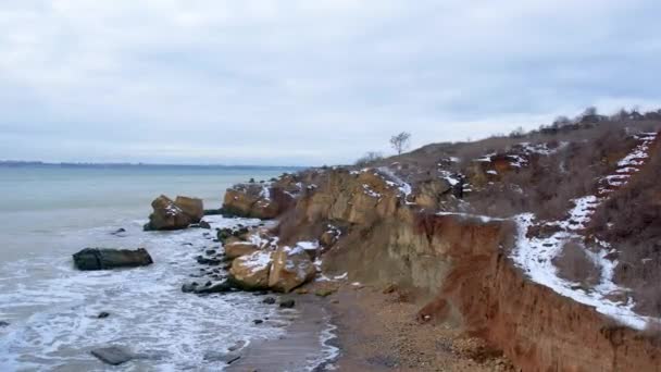 Costa Rochosa Mar Negro Praia Selvagem Com Areia Amarela Durante — Vídeo de Stock