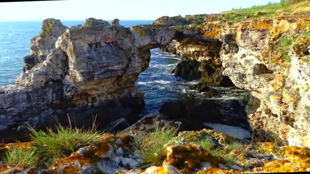 Picturesque Rocky Seashore Large Arch Rocks Tyulenovo Village Bulgaria — Stock Video