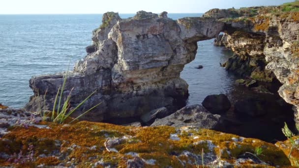 Picturesque Rocky Seashore Large Arch Rocks Tyulenovo Village Bulgaria — Stock Video