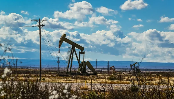 ABD, NEW MEXICO - 21 Kasım 2019: New Mexico, ABD 'de Çöl Petrol Üretimi