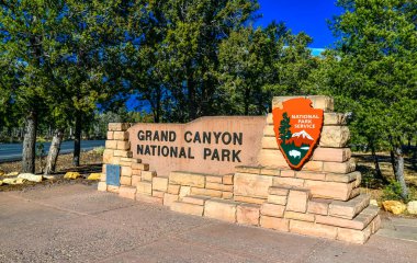 ARIZONA, ABD - 25 Kasım 2019: Grand Canyon Ulusal Parkı Bilgi İşareti, Arizona