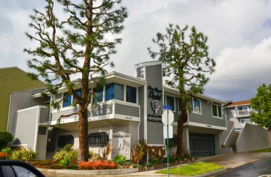 CALIFORNIA, USA - NOVEMBER 29, 2019: typical american one-story houses in the city on the coast of the ocean, California