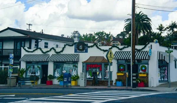 California Usa Νοεμβριου 2019 Πολύχρωμα Παράθυρα Μικρών Καταστημάτων Μονοώροφα Σπίτια — Φωτογραφία Αρχείου