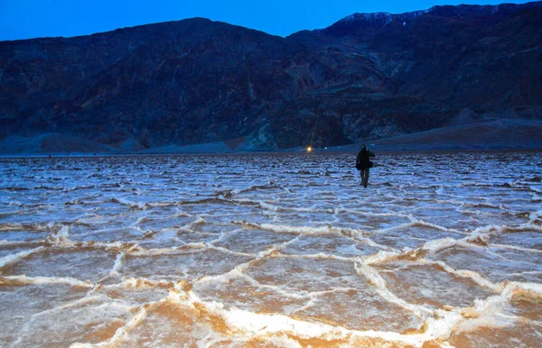 Death Valley Ulusal Parkı Tuzlu Kil Kaliforniya Çatlamış Şişmiş Tuzlu — Stok fotoğraf