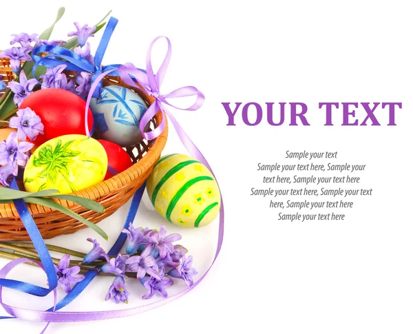 Ovos de Páscoa com flores e texto — Fotografia de Stock