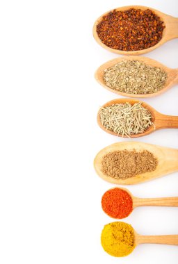 baharat beyaz üzerine kaşık