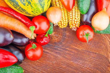 sonbahar sebzeleri tahta üzerinde