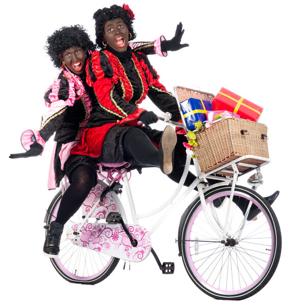 Зварте Пьетен приносит подарки.
