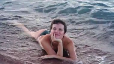 surf doğrultusunda kız