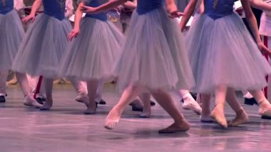 çiftler topu memur dans etmek.