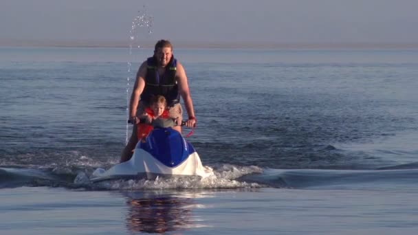 Jetskiing with Baby — Stock Video
